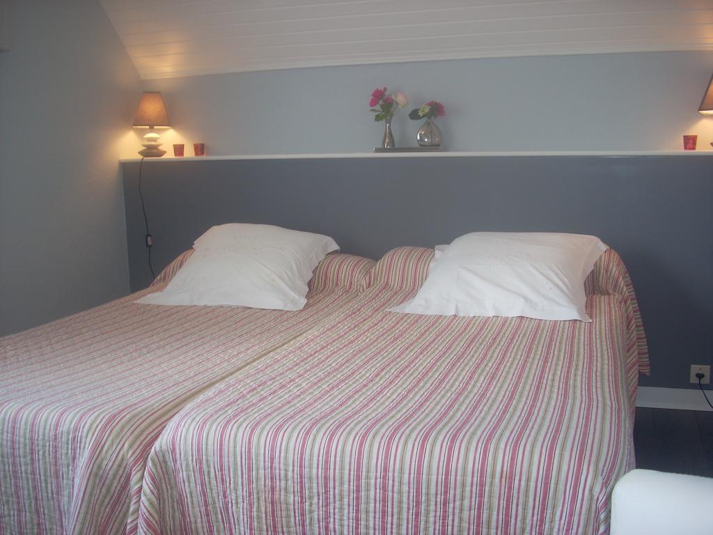 Chambres D'Hotes Kergollay Lanhouarneau Quarto foto